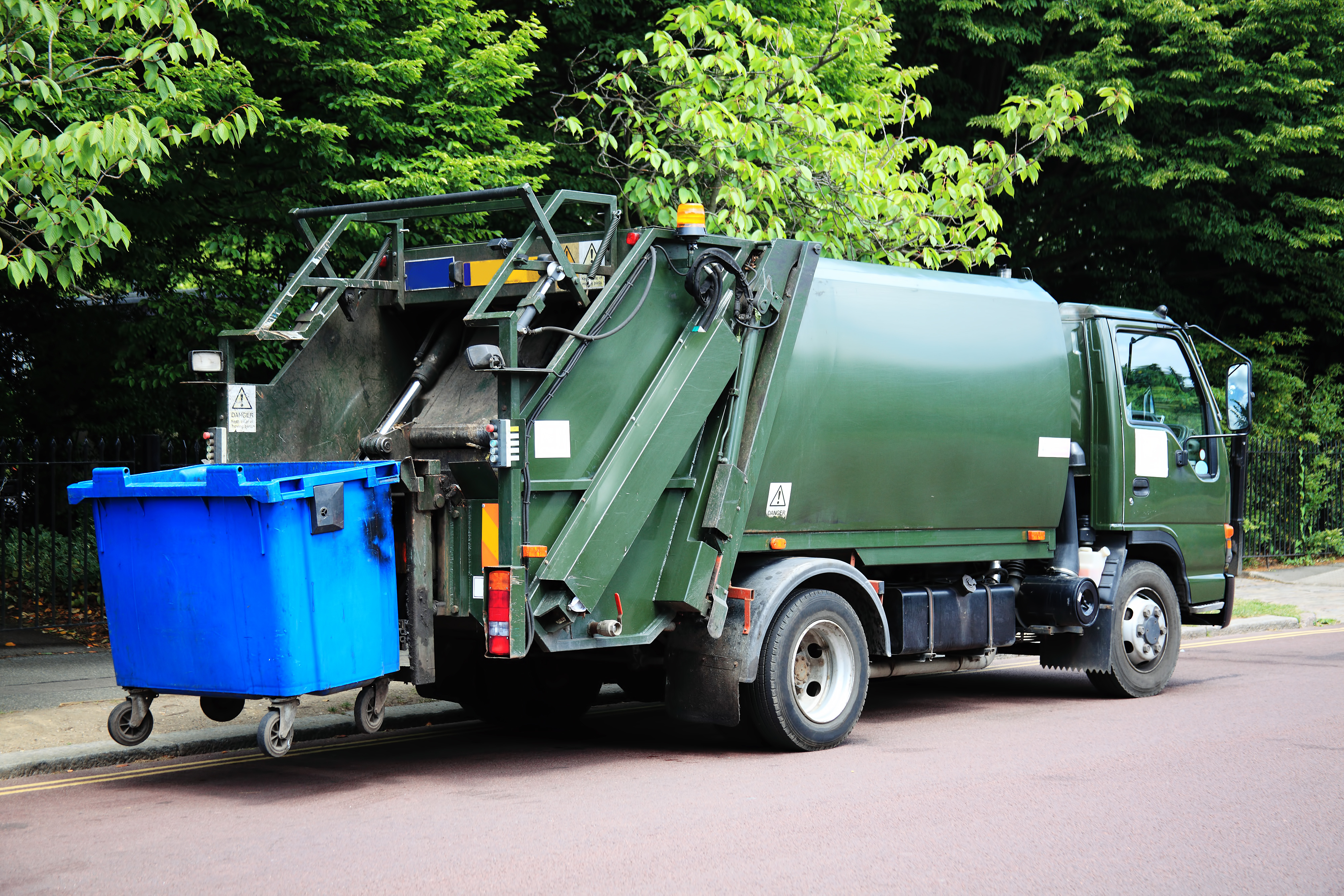 garbage truck images